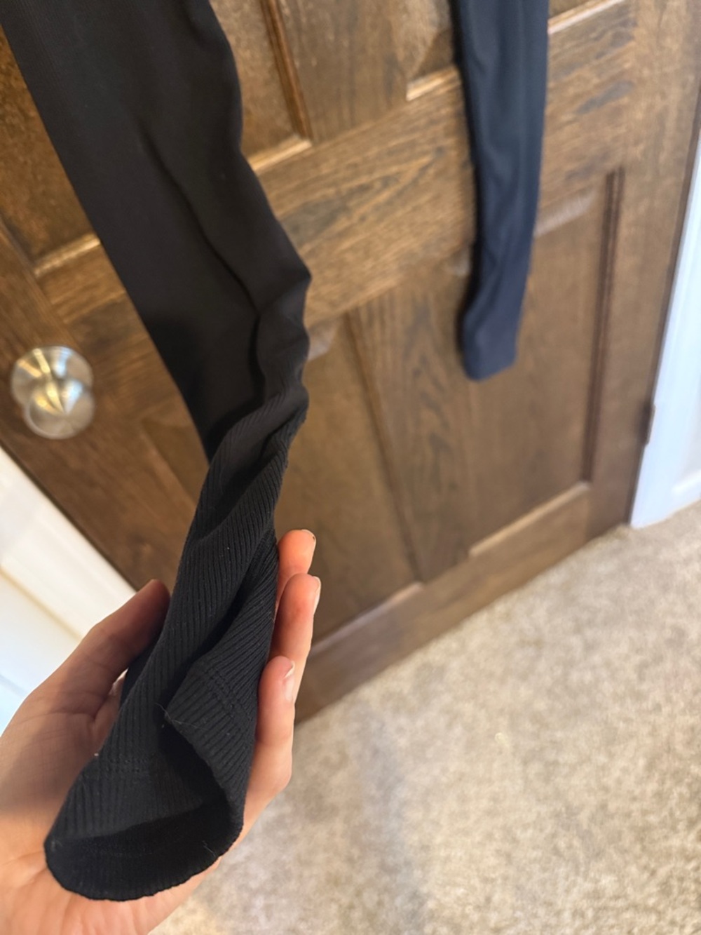 ALO Yoga Black Goddess Leggings Size Medium - Picture 3 of 7